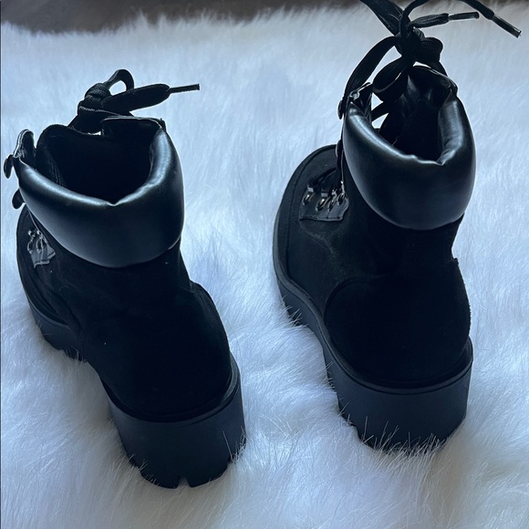 Soda Women's Black Lace-Up Boots 7 - Picture 5 of 7